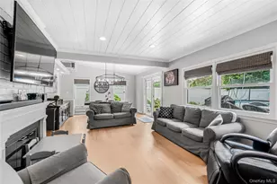 93 Duckpond Dr N, Wantagh, NY 11793 - Photo 8