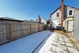 495 Montauk Hwy, East Quogue, NY 11942 - Photo 14