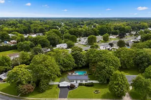 10 Aron Dr, Bohemia, NY 11716 - Photo 32