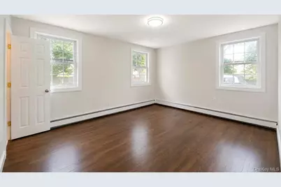 10 Aron Drive, Bohemia, NY 11716 - Photo 16