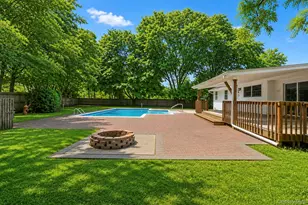 10 Aron Dr, Bohemia, NY 11716 - Photo 40
