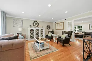 20 Longacre Dr, Huntington, NY 11743 - Photo 4