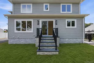 136 Udall Rd, West Islip, NY 11795 - Photo 4
