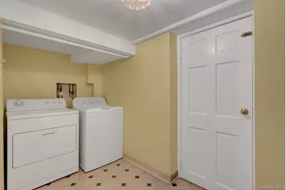 7718 86th Street, Glendale, NY 11385 - Photo 18