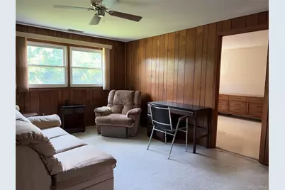 46 Margaret Drive E, Plainview, NY 11803 - Photo 10