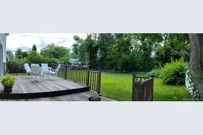 46 Margaret Drive E, Plainview, NY 11803 - Photo 18