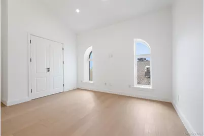 4 Angelas Place #1, Bronx, NY 10465 - Photo 32