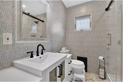 131 Dorset Avenue, Albertson, NY 11507 - Photo 18