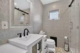 131 Dorset Ave, Albertson, NY 11507 - Photo 18