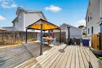 131 Dorset Avenue, Albertson, NY 11507 - Photo 28