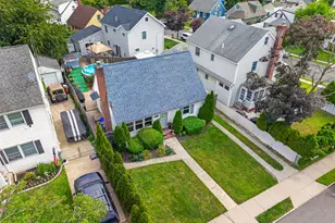 131 Dorset Ave, Albertson, NY 11507 - Photo 32