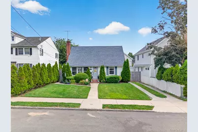 131 Dorset Avenue, Albertson, NY 11507 - Photo 1