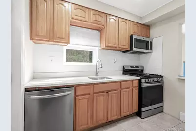 25 Edwards, Valley Stream, NY 11580 - Photo 10