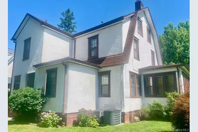 330 E Devonia Avenue, Mount Vernon, NY 10552 - Photo 2