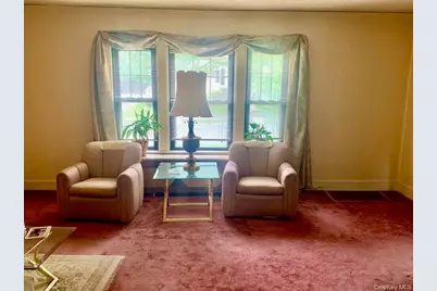 330 E Devonia Avenue, Mount Vernon, NY 10552 - Photo 6