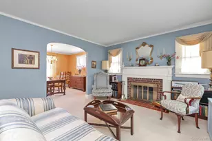44 Fern St, Floral Park, NY 11001 - Photo 2