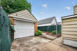88-32 187th Pl, Hollis, NY 11423 - Photo 20
