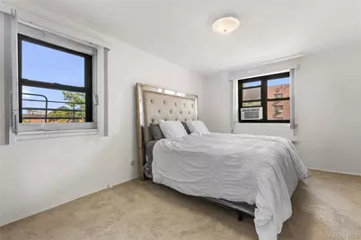87-40 Francis Lewis Boulevard #42B, Queens Village, NY 11427 - Photo 10