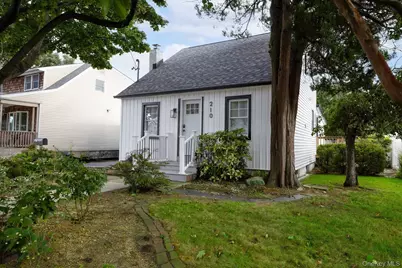 210 N Delaware Avenue, Massapequa, NY 11758 - Photo 24