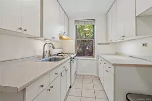 67-25 Clyde St, Forest Hills, NY 11375 - Photo 6