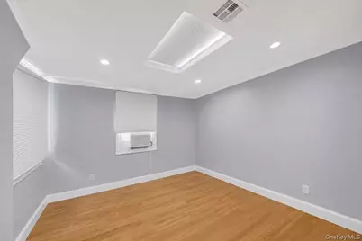 2565 Westervelt Avenue, Bronx, NY 10469 - Photo 12