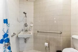 46-27 Robinson St, Flushing, NY 11355 - Photo 14