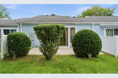 1006 Cabot Path, Saint James, NY 11780 - Photo 22