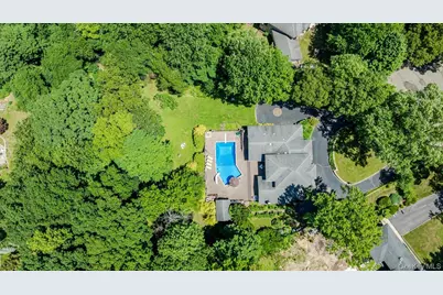 5 Jacquelyn Court, Dix Hills, NY 11746 - Photo 1