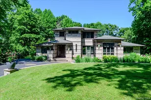 5 Jacquelyn Ct, Dix Hills, NY 11746 - Photo 2