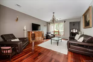 5 Jacquelyn Ct, Dix Hills, NY 11746 - Photo 20