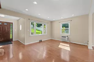33 Grandview Dr, Mahopac, NY 10541 - Photo 10