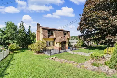 33 Grandview Drive, Mahopac, NY 10541 - Photo 2