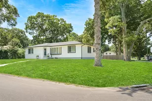 48 Joan Ave, Centereach, NY 11720 - Photo 4