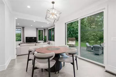 22 Old Field Lane, Great Neck, NY 11020 - Photo 8