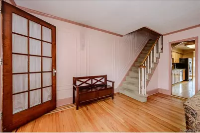 390 Cochran Place, Valley Stream, NY 11581 - Photo 4