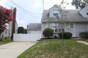 120 N Terrace Pl, Valley Stream, NY 11580 - Photo 4