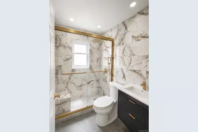 104-02 169th Street #2nd flr, Jamaica, NY 11433 - Photo 4