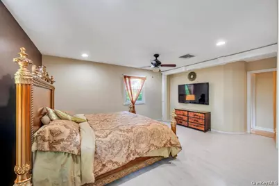 28 Penn Drive, Dix Hills, NY 11746 - Photo 16