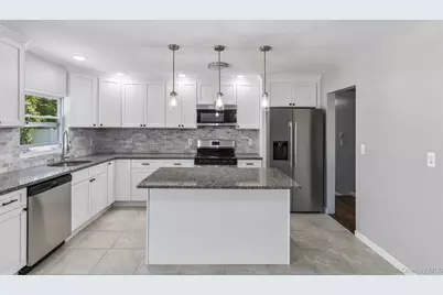 957 Bellmore Avenue, Central Islip, NY 11722 - Photo 10
