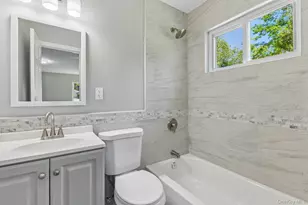 957 Bellmore Ave, Central Islip, NY 11722 - Photo 20
