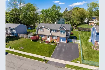 18 Valley Drive, Nanuet, NY 10954 - Photo 2