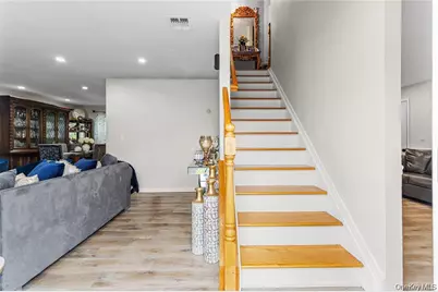 18 Valley Drive, Nanuet, NY 10954 - Photo 6
