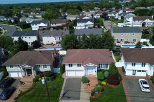 3105 Clubhouse Rd, Merrick, NY 11566 - Photo 38