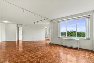 100 Hilton Ave, Garden City, NY 11530 - Photo 4