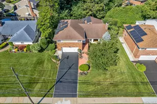 902 Preston Rd, East Meadow, NY 11554 - Photo 4