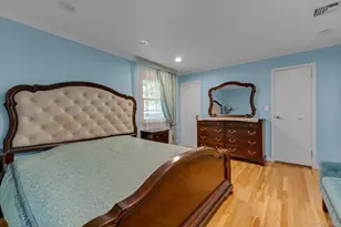 902 Preston Rd, East Meadow, NY 11554 - Photo 14