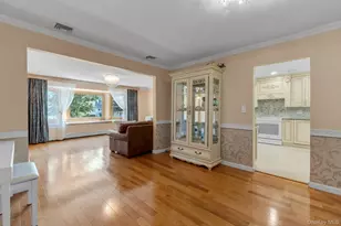 902 Preston Rd, East Meadow, NY 11554 - Photo 8