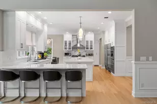 537 Split Rock Rd, Syosset, NY 11791 - Photo 10