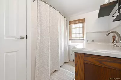 710 Premier Boulevard, New Hyde Park, NY 11040 - Photo 20