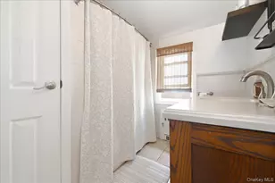 710 Premier Blvd, New Hyde Park, NY 11040 - Photo 20